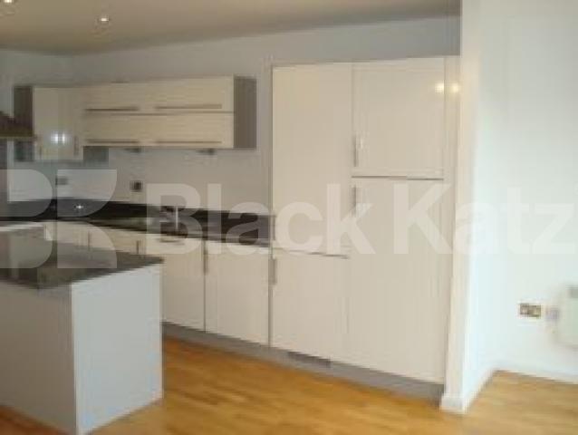 			PENTHOUSE MUST SEE !!, 2 Bedroom, 1 bath, 1 reception Flat			 Liverpool Road, Islington