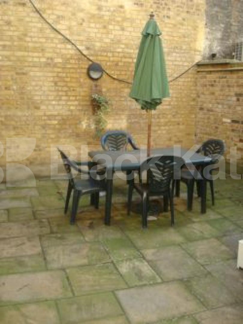 			NEW INSTRUCTION, 1 Bedroom, 1 bath, 1 reception Flat			 St Chad Street, Russell Square