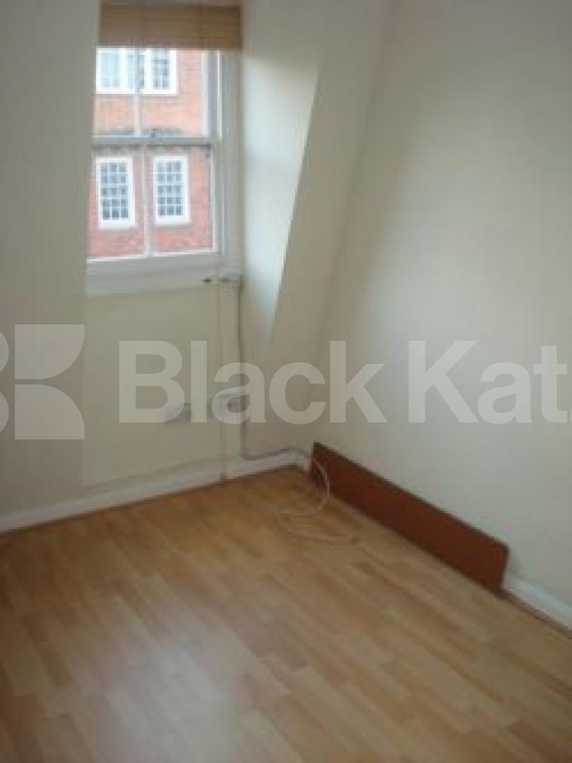 			1 Bedroom, 1 bath, 1 reception Flat			 Farringdon Road, CLERKENWELL/EXMOUTH MARKET EC1R