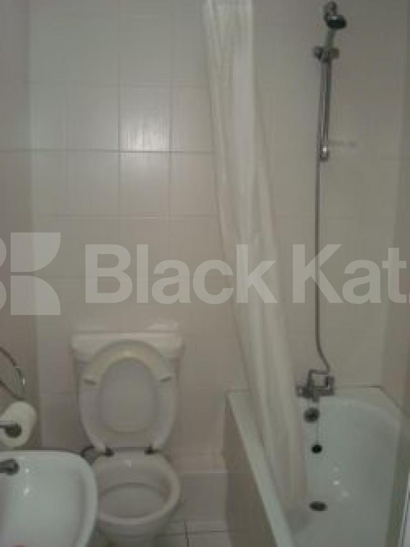 			1 Bedroom, 1 bath, 1 reception Flat			 Farringdon Road, CLERKENWELL/EXMOUTH MARKET EC1R