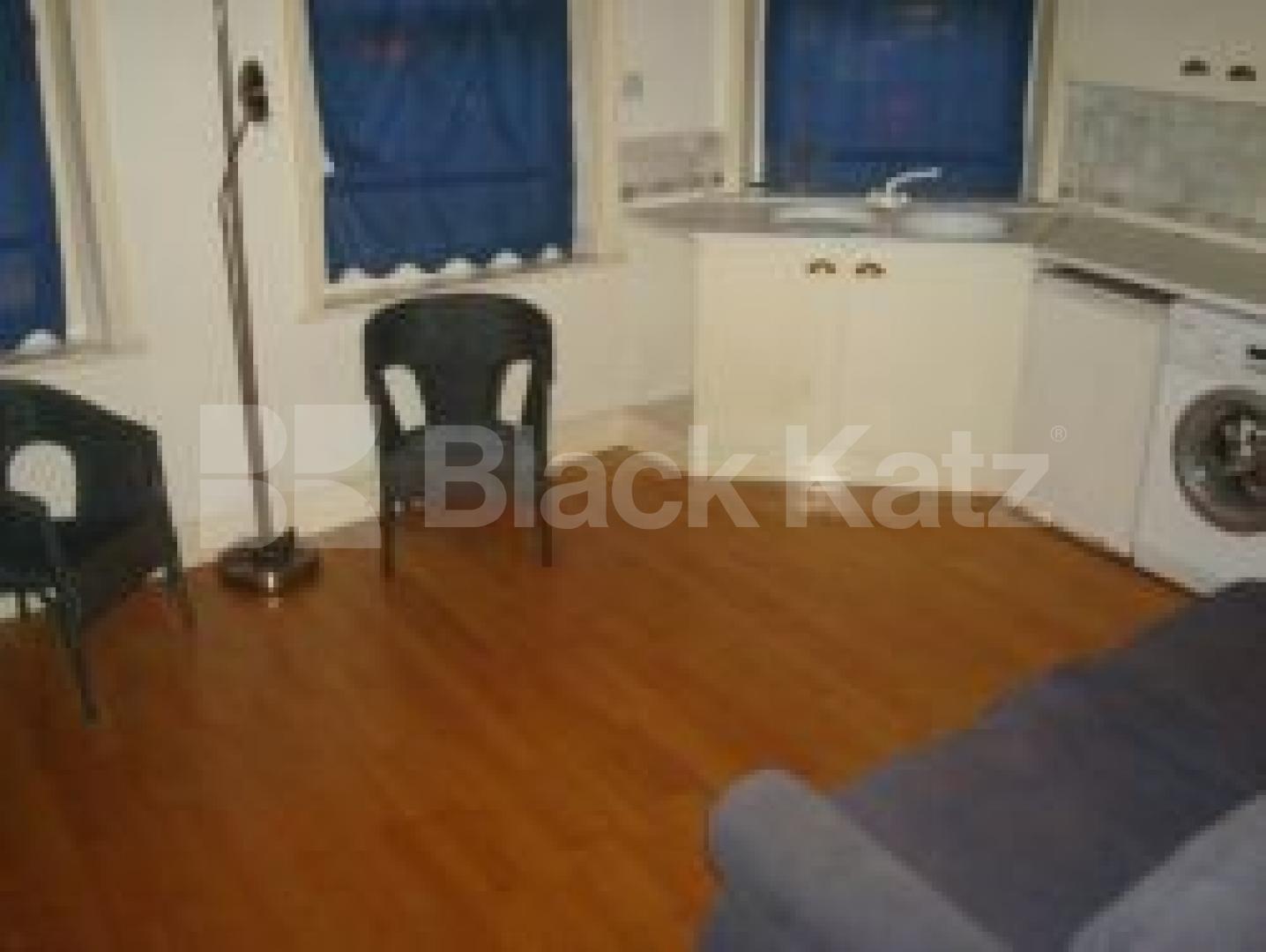 			LOCATION LOCATION LOCATION !!!, 1 Bedroom, 1 bath, 1 reception Flat			 Chapel Market, ANGEL