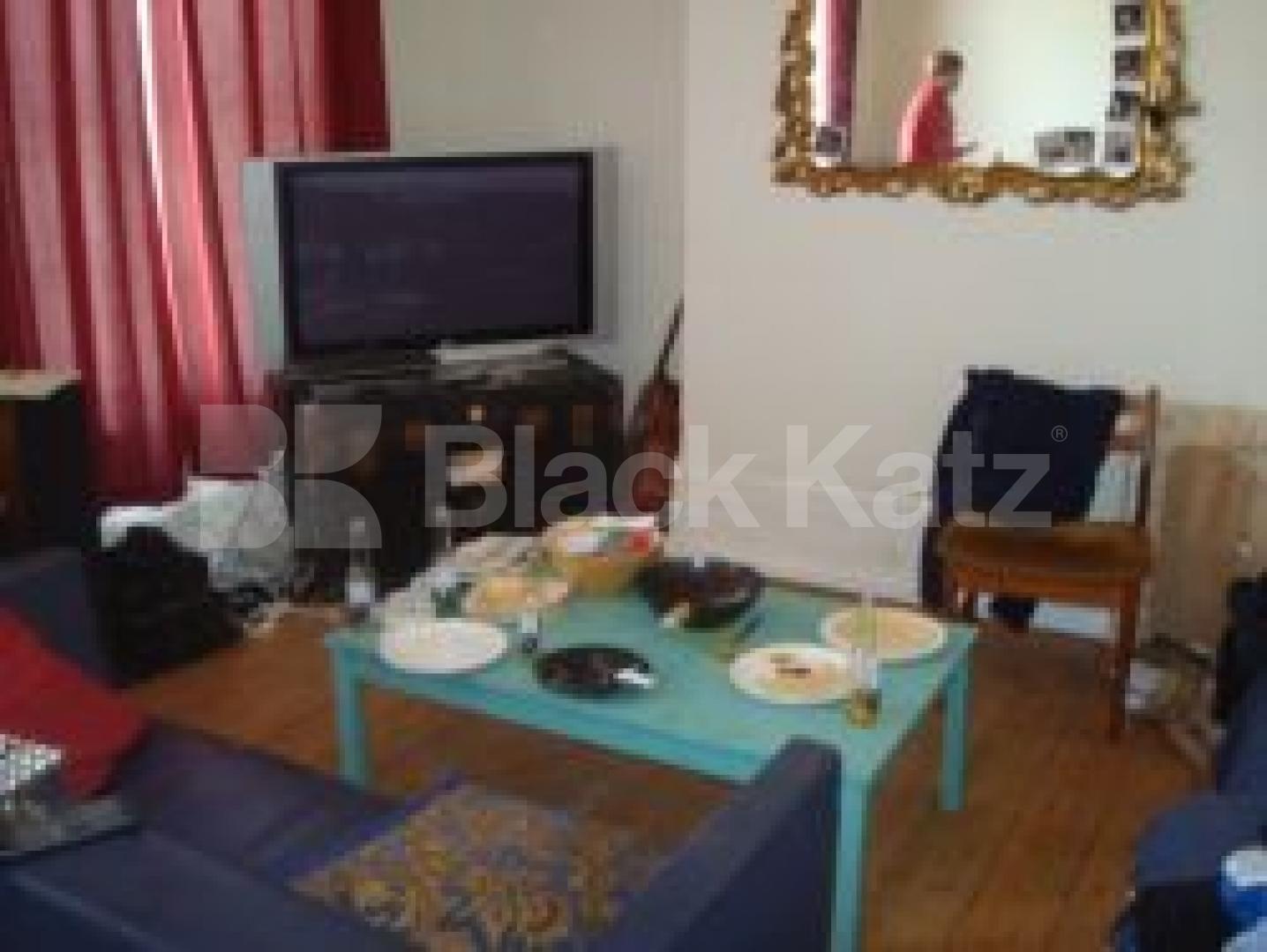 			MUST SEE !!!, 1 Bedroom, 1 bath, 1 reception Flat			 Albion road, Newington Green