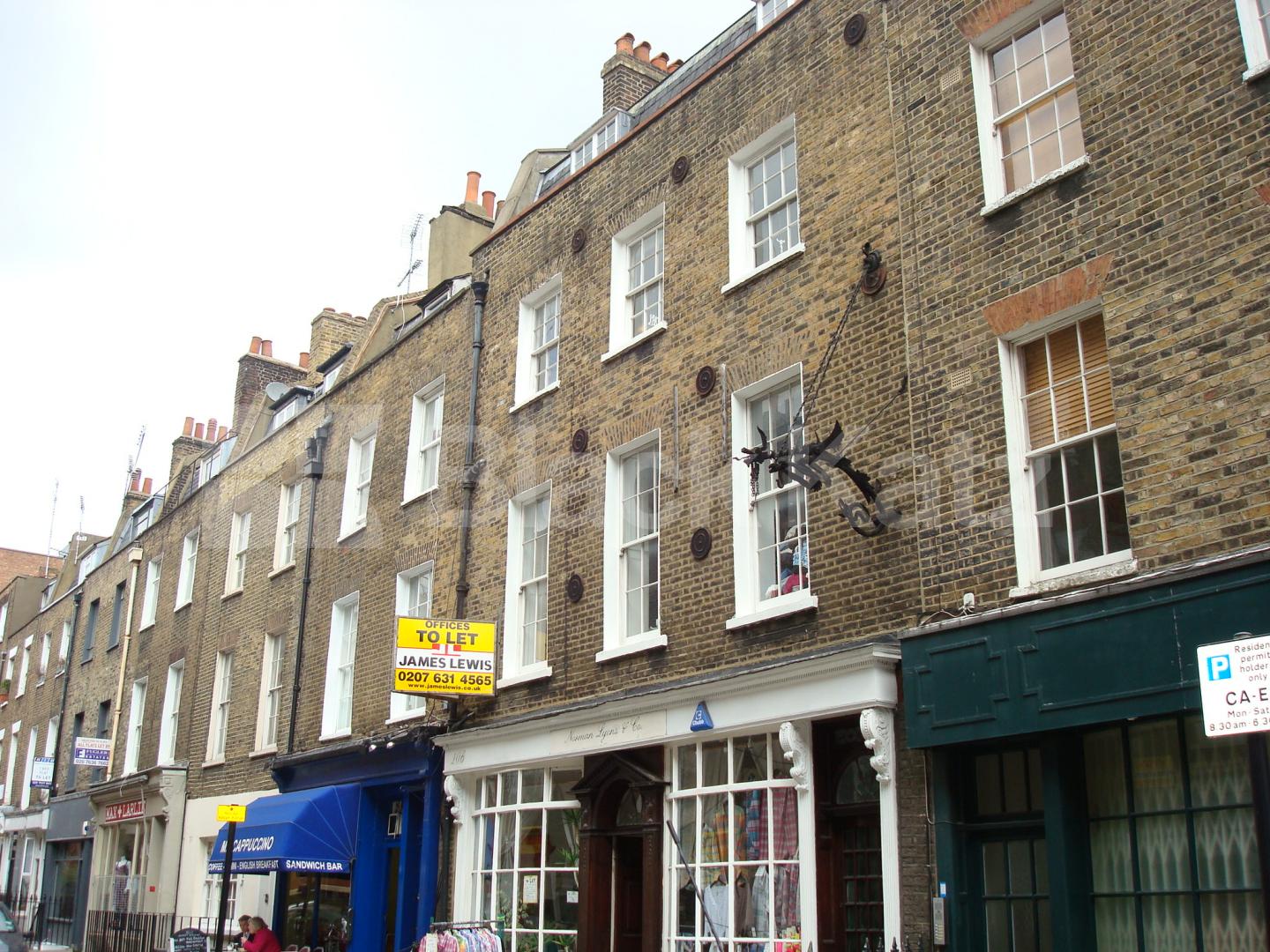 			New Instrction, Studio Apartment, 1 bath, 1 reception Flat			 Cleveland Street, WARREN STREET W1