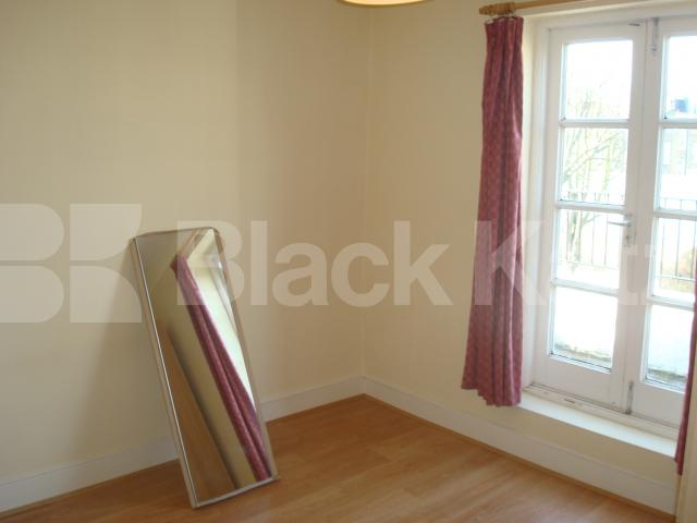 			1 Bedroom, 1 bath, 1 reception Flat			 Neville Road, STOKE NEWINGTON