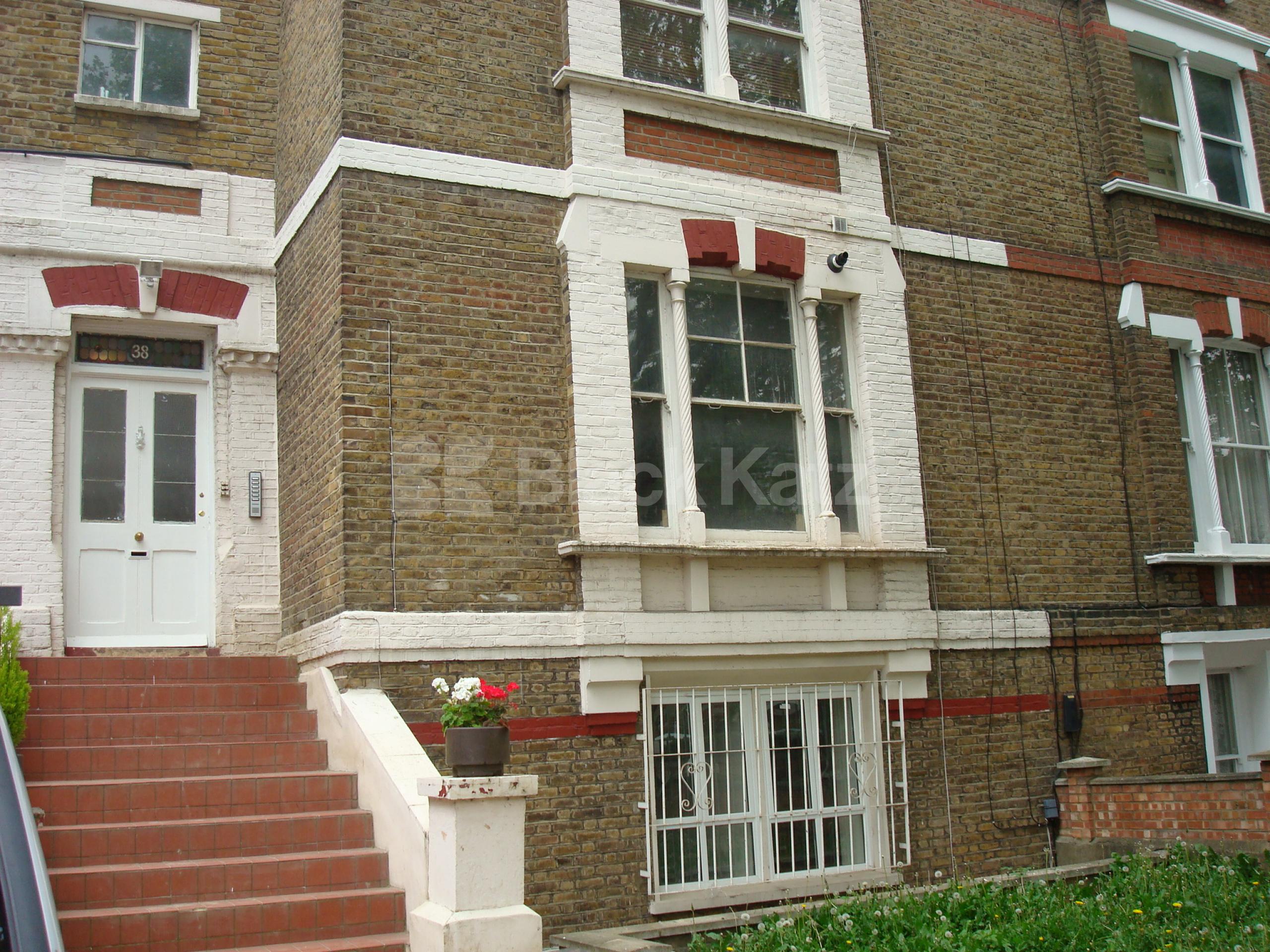 			SPACIOUS ONE BED - NEW INSTRUCTION!, 1 Bedroom, 1 bath, 1 reception Flat			 Hillmarton Road, HILLMARTON CONSERVATION  N7