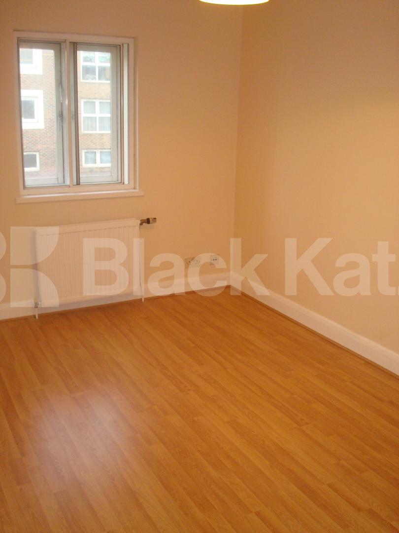 			NEW INSTRUCTION, 5 Bedroom, 1 bath, 1 reception Flat			 New north road, Angel / Islington