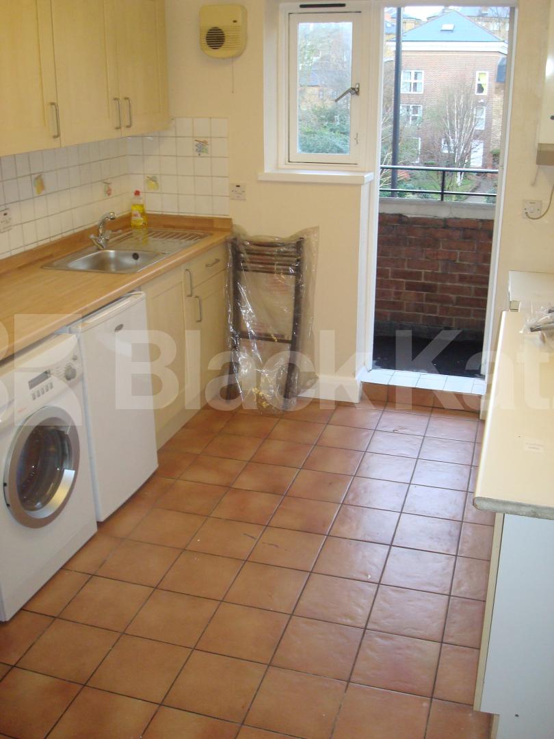 			NEW INSTRUCTION, 5 Bedroom, 1 bath, 1 reception Flat			 New north road, Angel / Islington