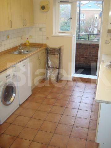 			NEW INSTRUCTION, 5 Bedroom, 1 bath, 1 reception Flat			 New north road, Angel / Islington