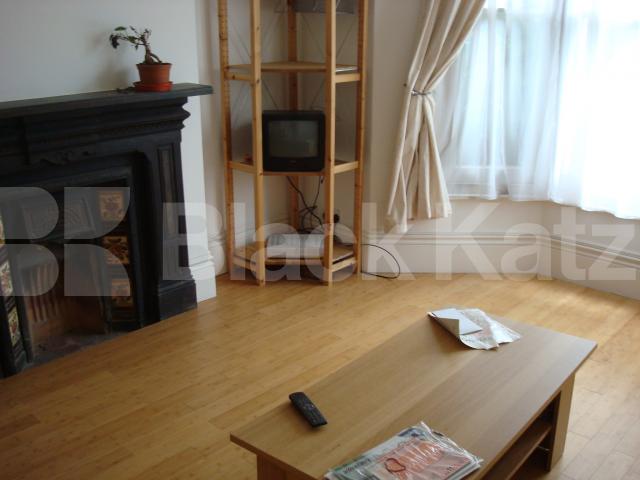 			NEW INSTRUCTION!, 1 Bedroom, 1 bath, 1 reception Flat			 Constantine Road, HAMPSTEAD HEATH