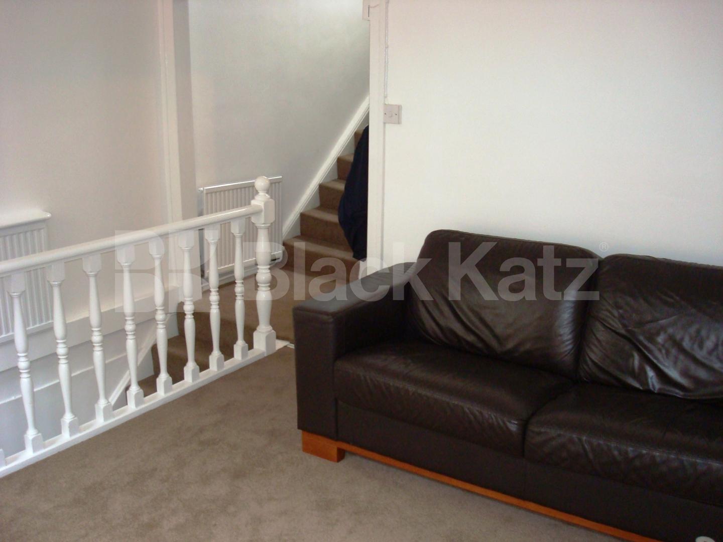 			location location location, 1 Bedroom, 1 bath, 1 reception Flat			 Eversholt Street, Camden