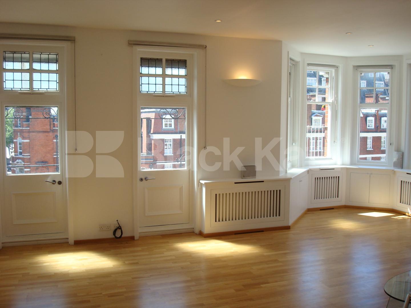 			Luxury Penthouse, 3 Bedroom, 1 bath, 1 reception Apartment			 Duke Street, BOND STREET