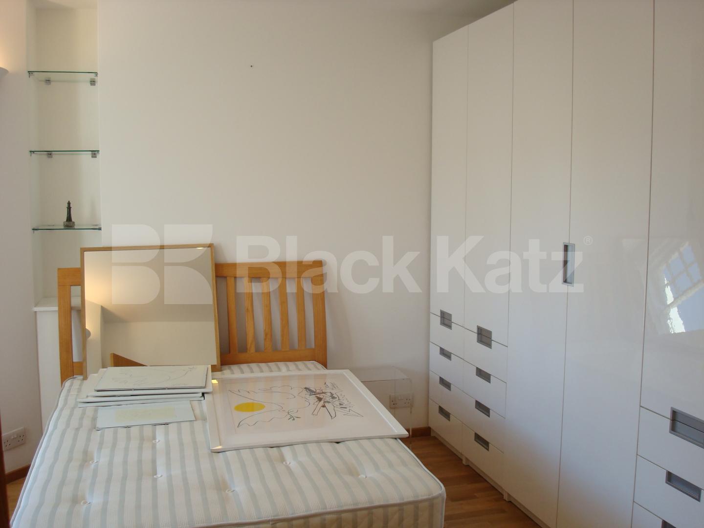 			Luxury Penthouse, 3 Bedroom, 1 bath, 1 reception Apartment			 Duke Street, BOND STREET