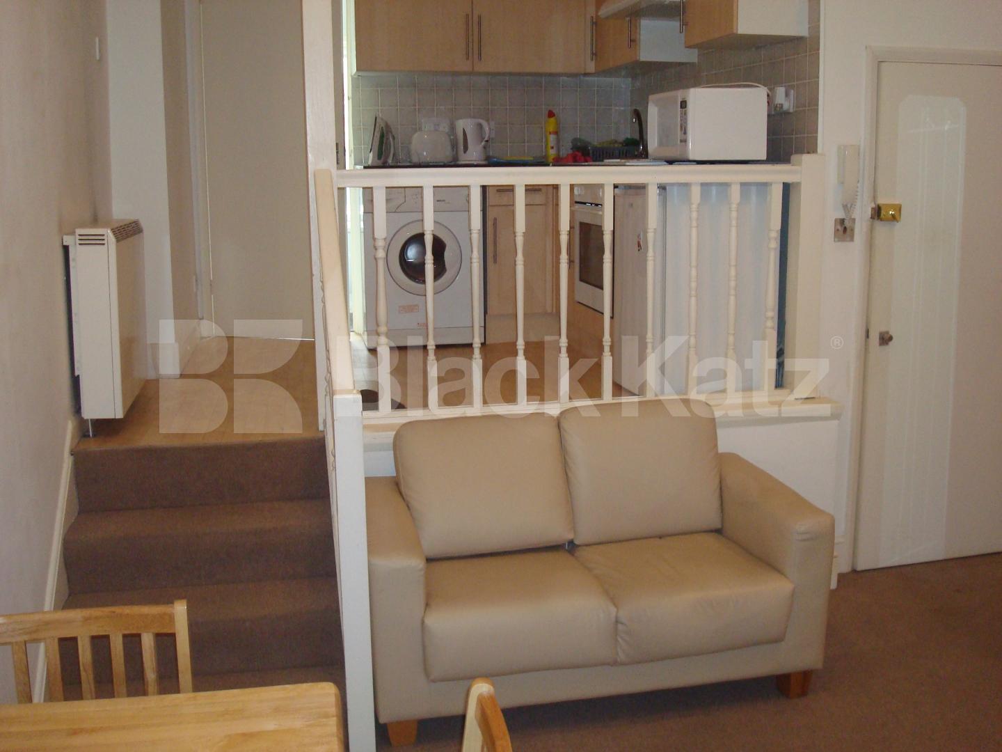 			Studio Apartment, 1 bath, 1 reception Flat			 Farringdon Road, FARRINGDON EC1R