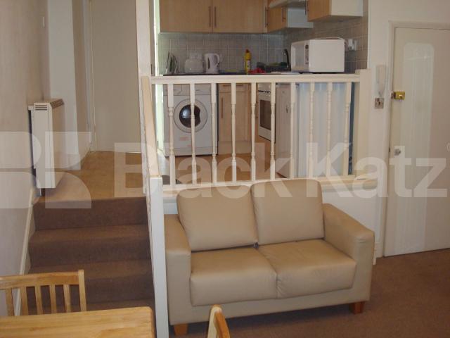 			Studio Apartment, 1 bath, 1 reception Flat			 Farringdon Road, FARRINGDON EC1R