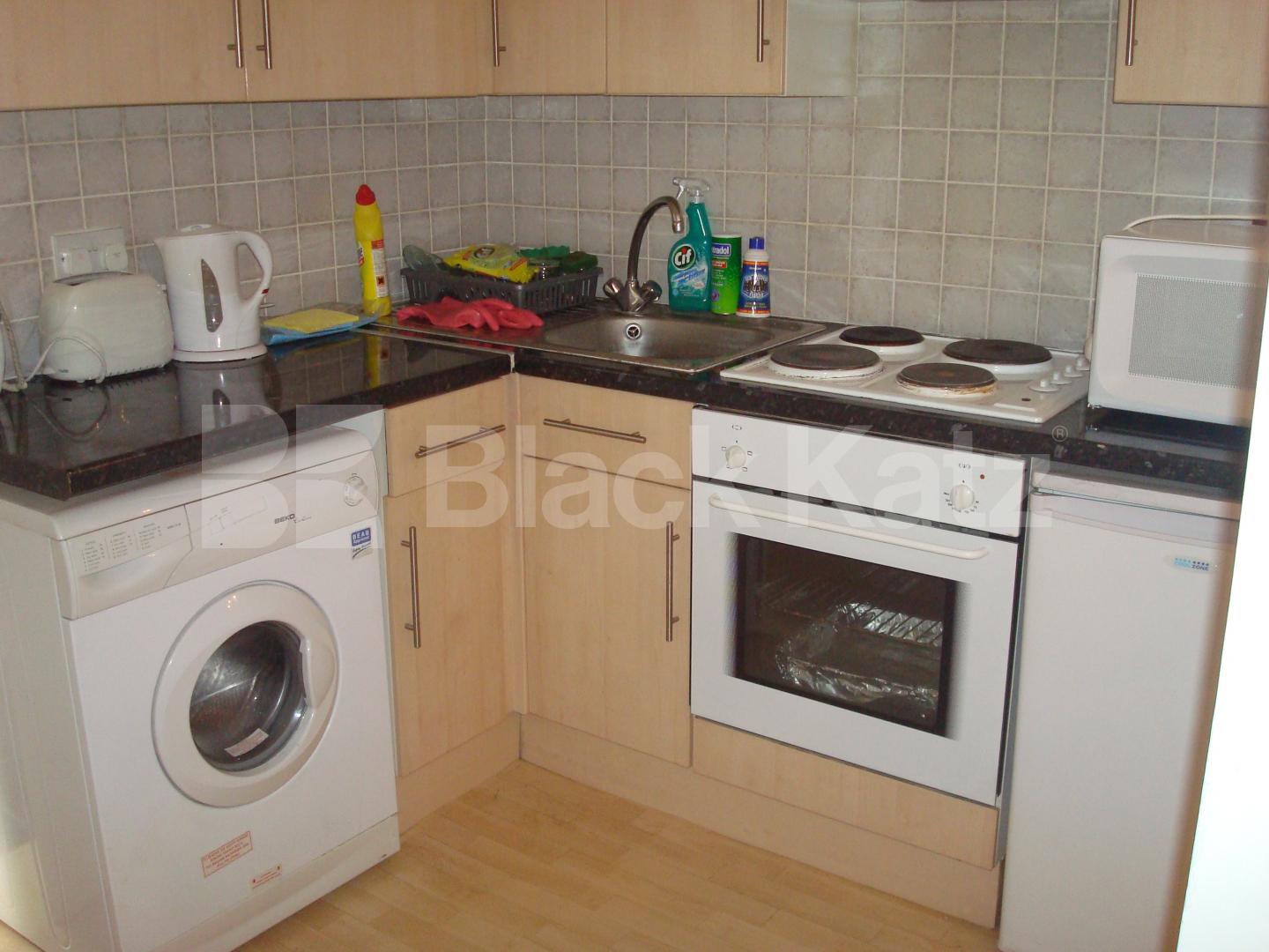 			Studio Apartment, 1 bath, 1 reception Flat			 Farringdon Road, FARRINGDON EC1R