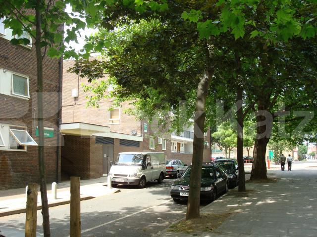			2 Bedroom, 1 bath, 1 reception Flat			 Royal College Street, Camden