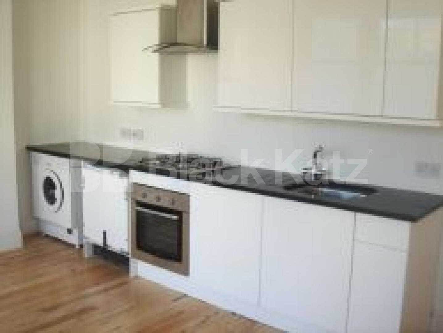 			LET!, 5 Bedroom, 1 bath, 1 reception Terraced House			 Wightman Road, Crouch End