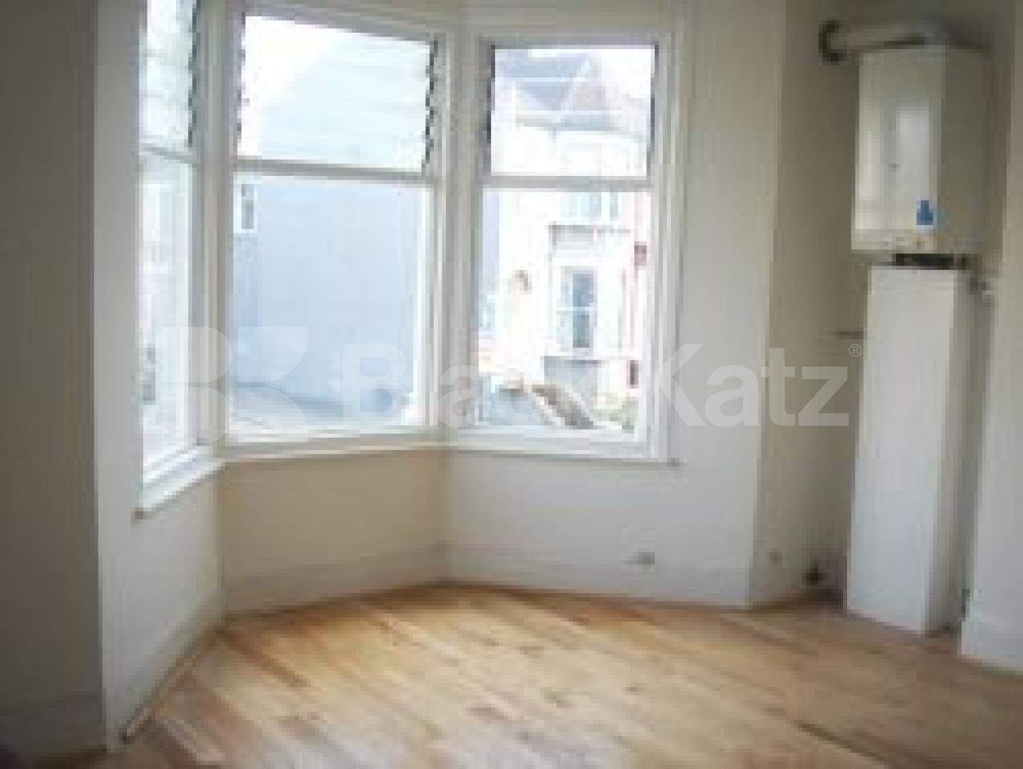 			LET!, 5 Bedroom, 1 bath, 1 reception Terraced House			 Wightman Road, Crouch End
