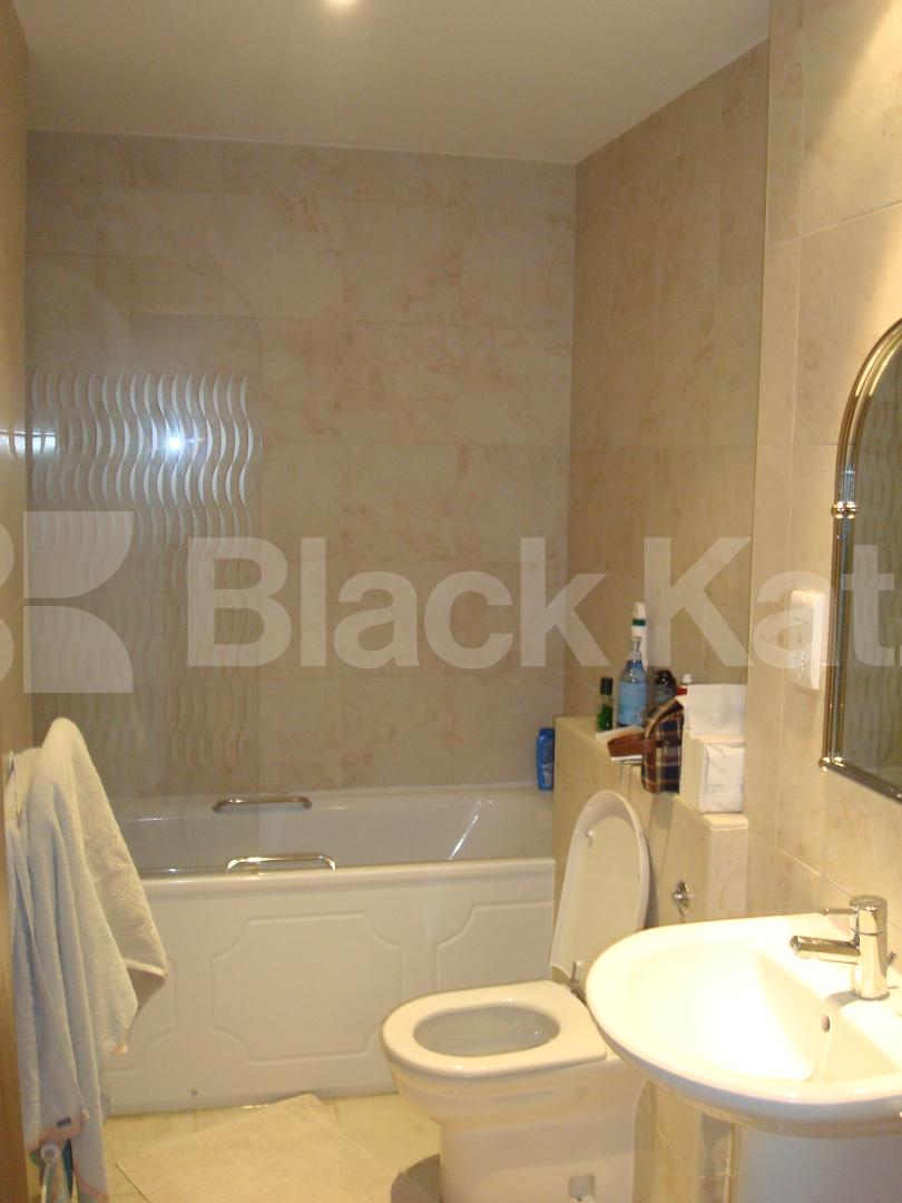 			NEW INSTRUCTION / VIEWINGS A MUST!!!!!, 1 Bedroom, 1 bath, 1 reception Flat			 Seward street, Clarkenwell / Angel