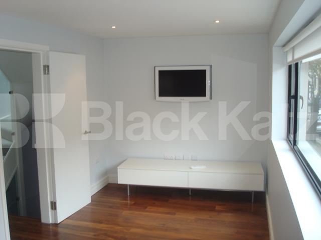 			Gorgeous Stunning and Beautiful........, 3 Bedroom, 1 bath, 1 reception Terraced House			 Mountgrove road, Finsbury park / Clissold park