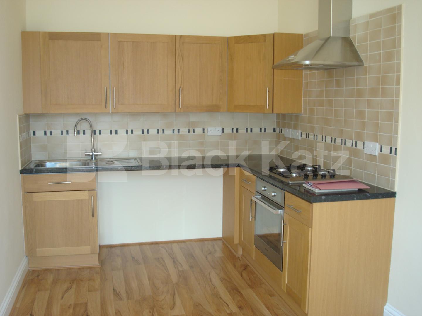			1 Bedroom, 1 bath, 1 reception Ground Floor Maisonette			 Drayton Park, Drayton Park