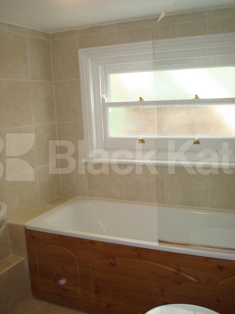 			1 Bedroom, 1 bath, 1 reception Ground Floor Maisonette			 Drayton Park, Drayton Park