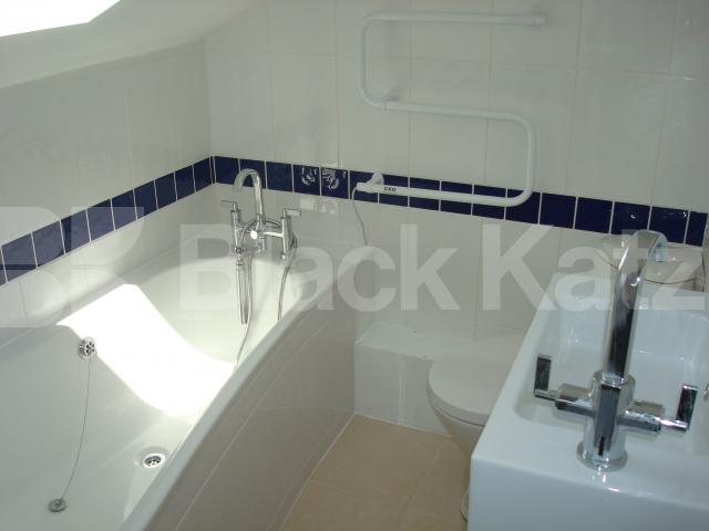 			LET!, 2 Bedroom, 1 bath, 1 reception Flat			 South Villas, CAMDEN SQUARE