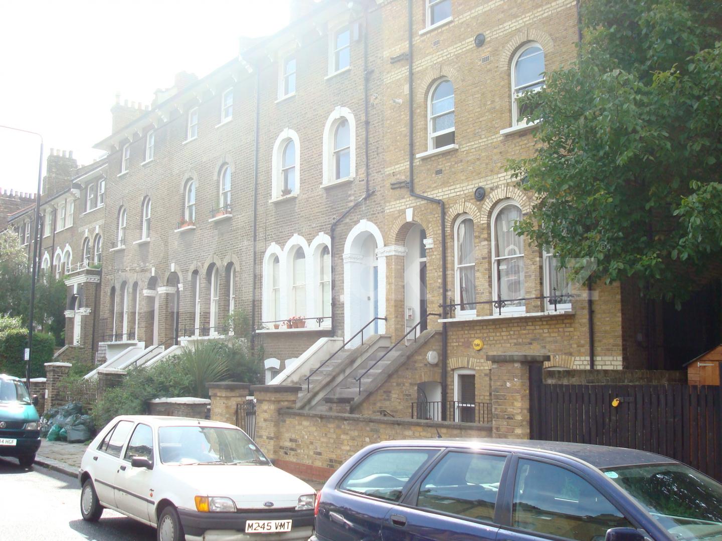 			LET!, 2 Bedroom, 1 bath, 1 reception Flat			 South Villas, CAMDEN SQUARE
