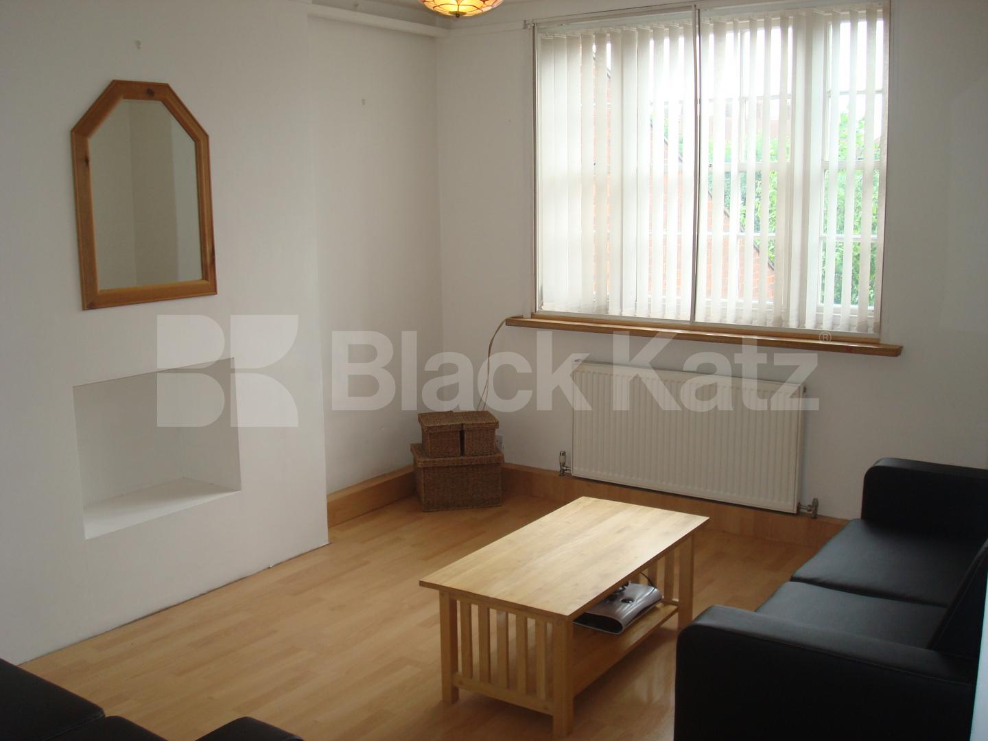 			2 Bedroom, 1 bath, 1 reception Flat			 Maygood Street, Angel