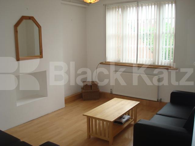 			2 Bedroom, 1 bath, 1 reception Flat			 Maygood Street, Angel