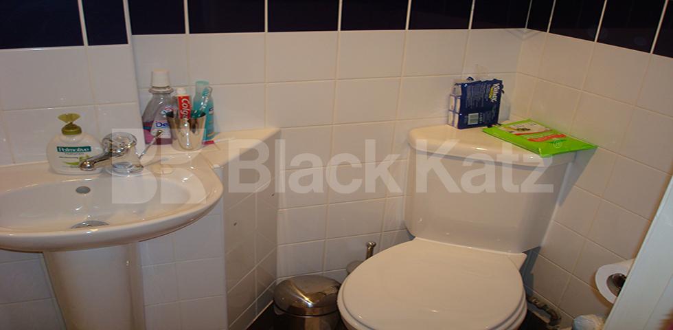 			Studio Apartment, 1 bath, 1 reception Studio			 Kentish Town Road, Camden