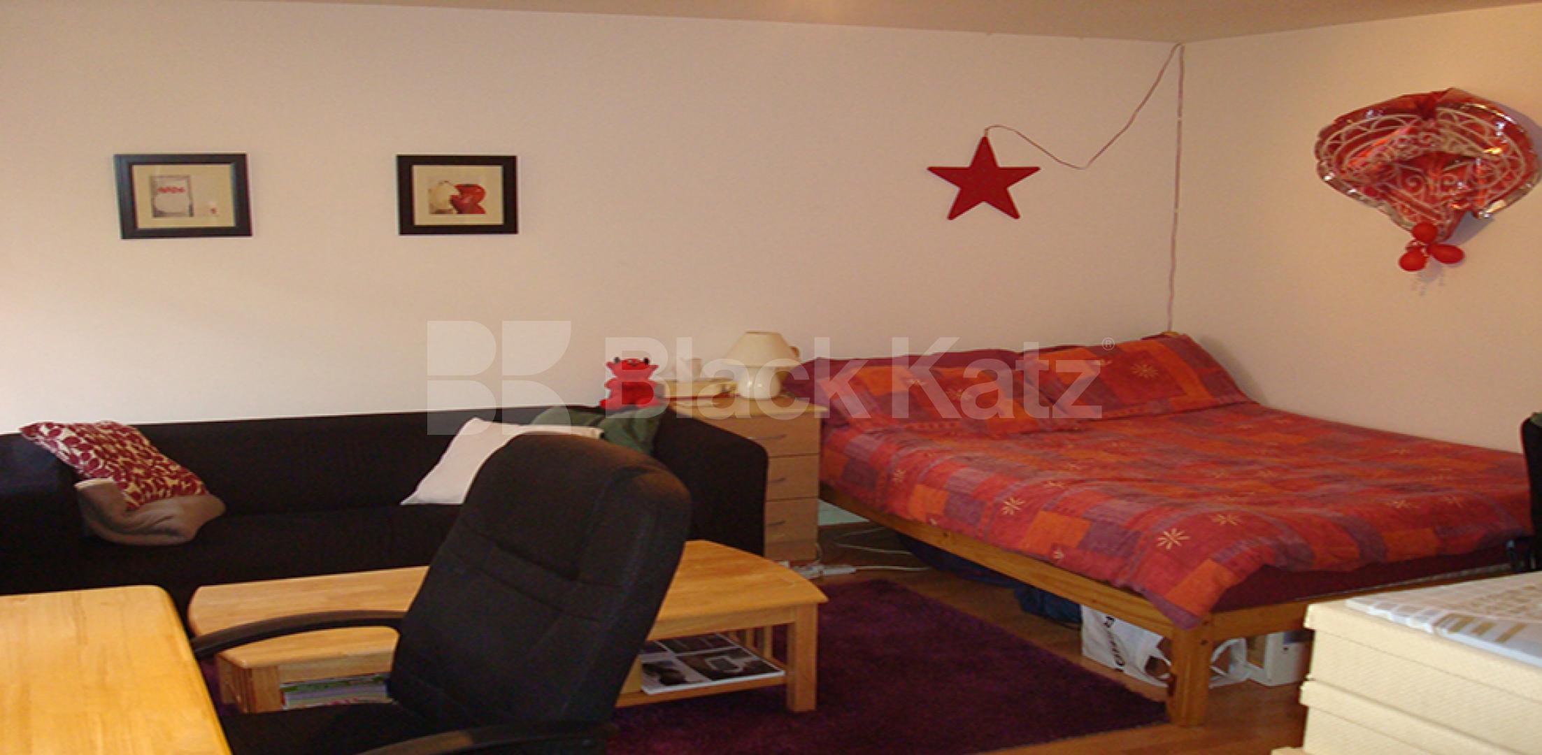 			Studio Apartment, 1 bath, 1 reception Studio			 Kentish Town Road, Camden