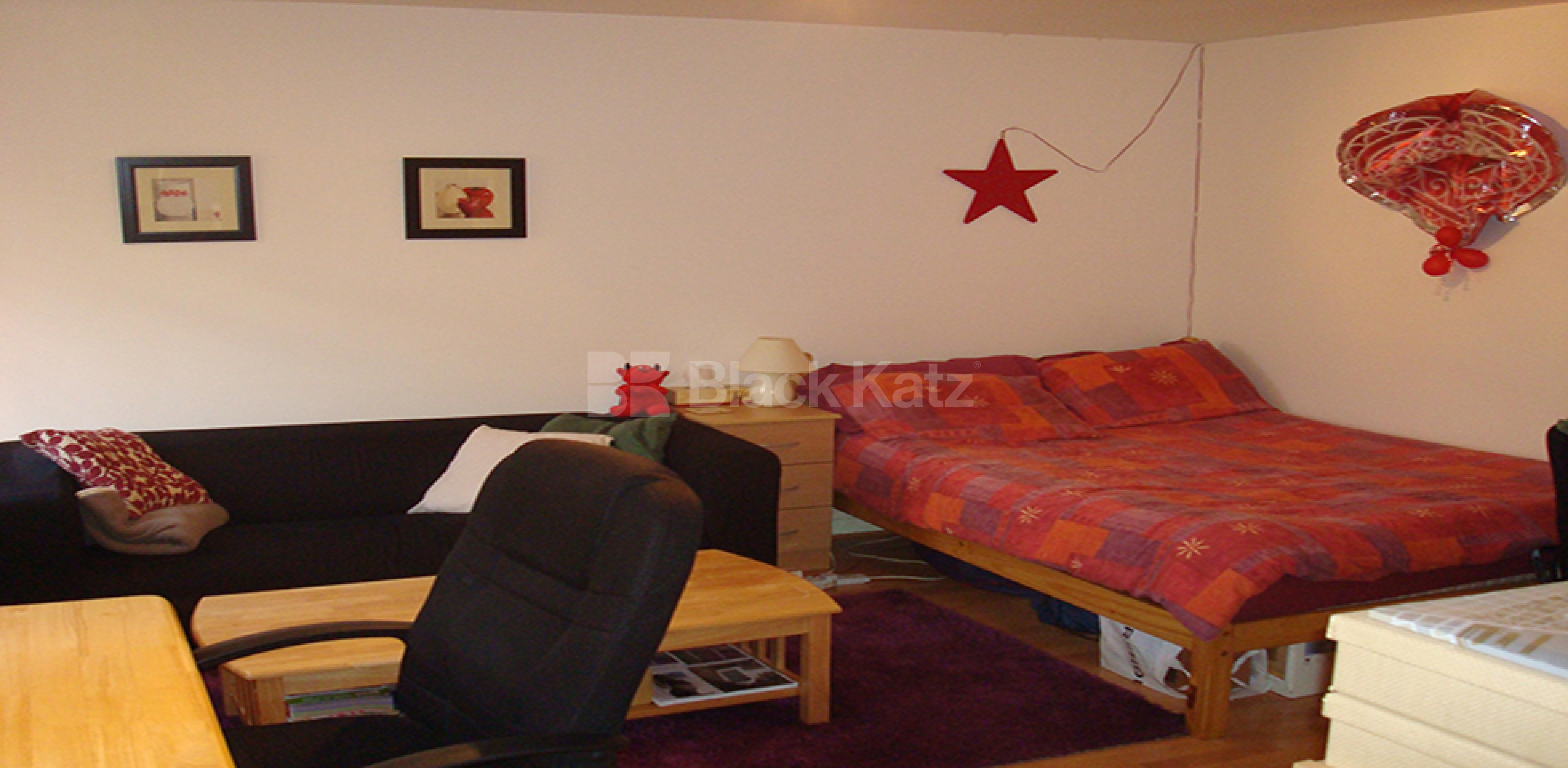 			Studio Apartment, 1 bath, 1 reception Studio			 Kentish Town Road, Camden NW1