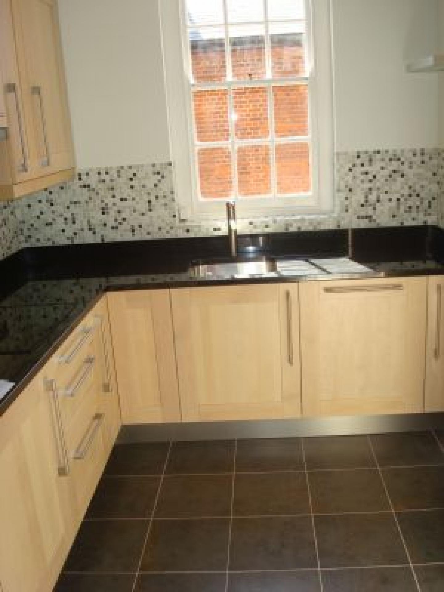 			3 Bedroom, 1 bath, 1 reception Flat			 Grove End Road, ST JOHNS ROAD NW8