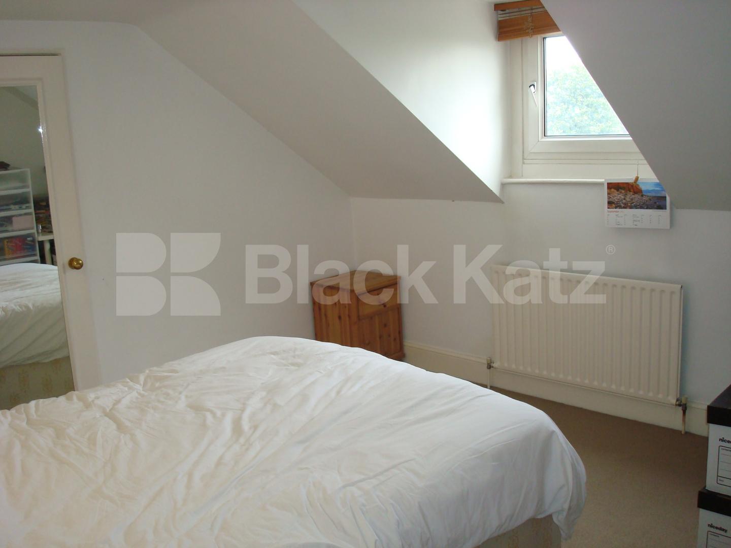 Spacious three bed with high ceilings modern kitchen and loads of natural light Haverstock Hill, Belsize Park