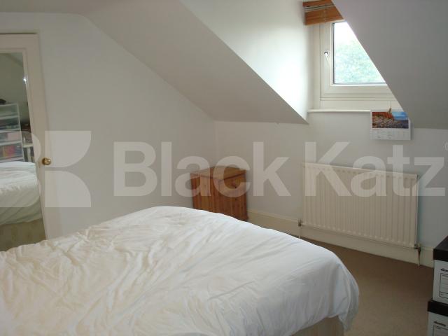 Spacious three bed with high ceilings modern kitchen and loads of natural light Haverstock Hill, Belsize Park