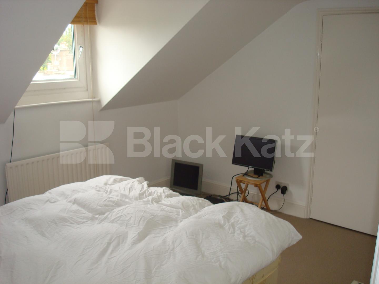 Spacious three bed with high ceilings modern kitchen and loads of natural light Haverstock Hill, Belsize Park