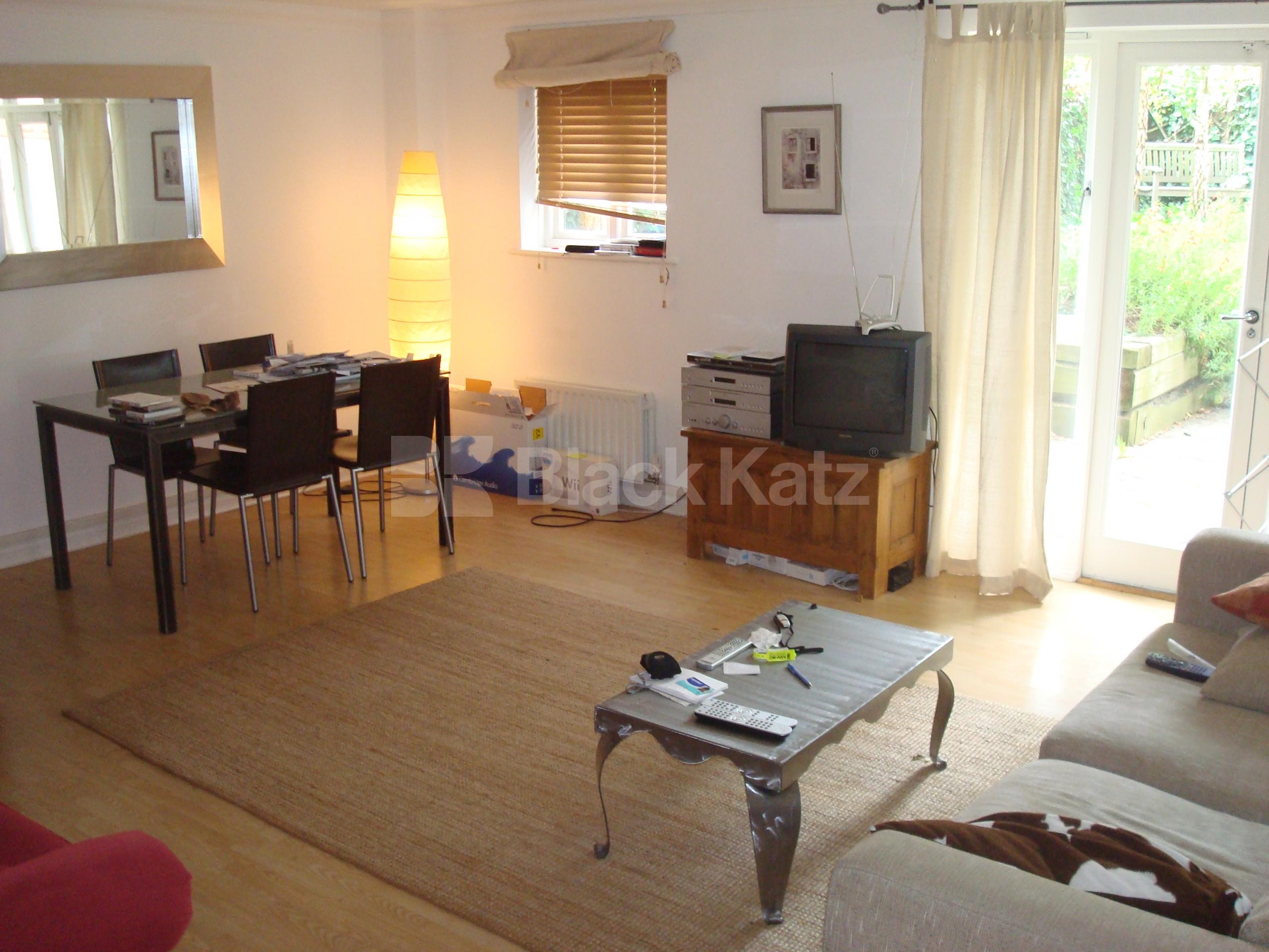 			AMAZING FLAT AMAZING VALUE!!!, 3 Bedroom, 1 bath, 1 reception Flat			 Green lanes, Manor house N4