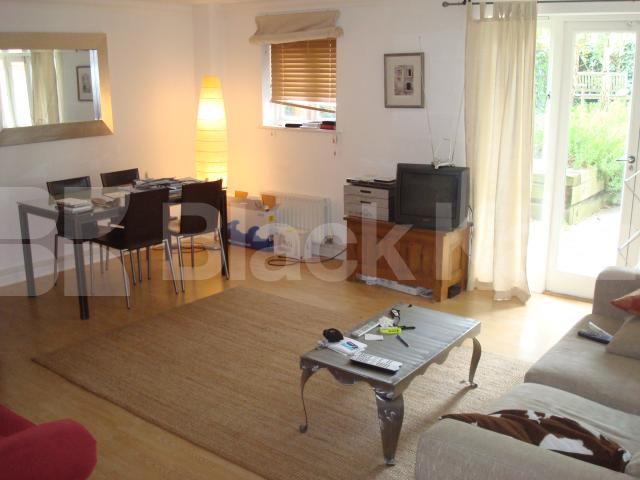 			AMAZING FLAT AMAZING VALUE!!!, 3 Bedroom, 1 bath, 1 reception Flat			 Green lanes, Manor house