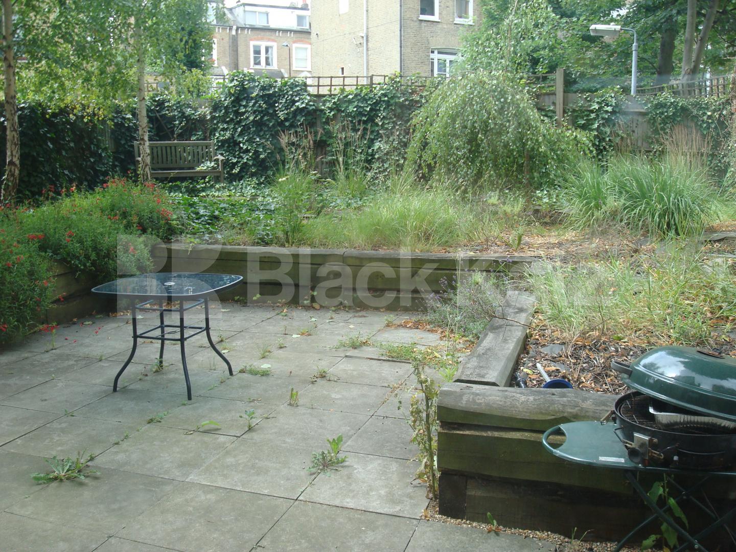 			AMAZING FLAT AMAZING VALUE!!!, 3 Bedroom, 1 bath, 1 reception Flat			 Green lanes, Manor house