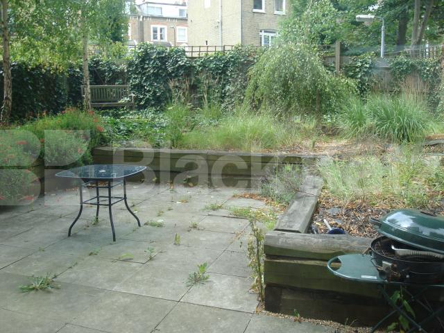 			AMAZING FLAT AMAZING VALUE!!!, 3 Bedroom, 1 bath, 1 reception Flat			 Green lanes, Manor house
