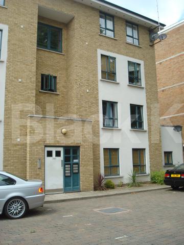 			AMAZING FLAT AMAZING VALUE!!!, 3 Bedroom, 1 bath, 1 reception Flat			 Green lanes, Manor house