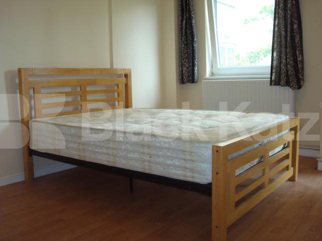 			NEW INSTRUCTION, 4 Bedroom, 1 bath, 1 reception Flat			 Agden street, Clerkenwell / Old street