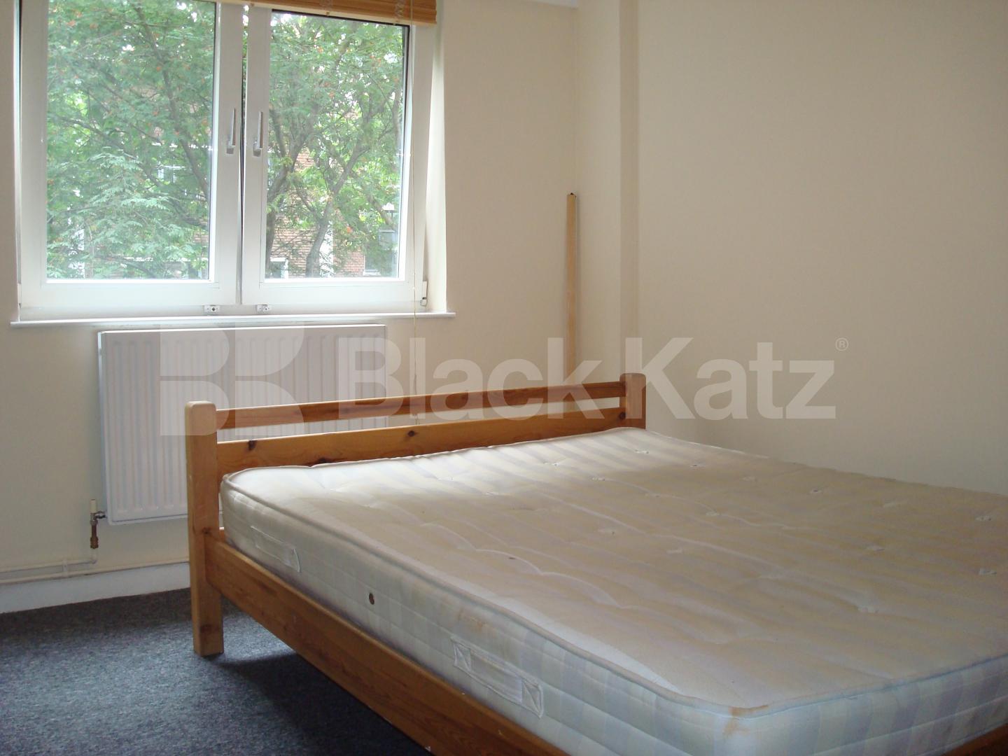 			NEW INSTRUCTION, 4 Bedroom, 1 bath, 1 reception Flat			 Agden street, Clerkenwell / Old street