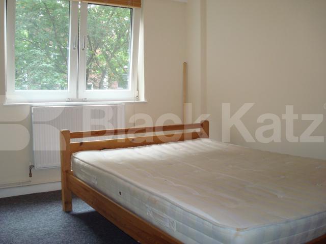 			NEW INSTRUCTION, 4 Bedroom, 1 bath, 1 reception Flat			 Agden street, Clerkenwell / Old street