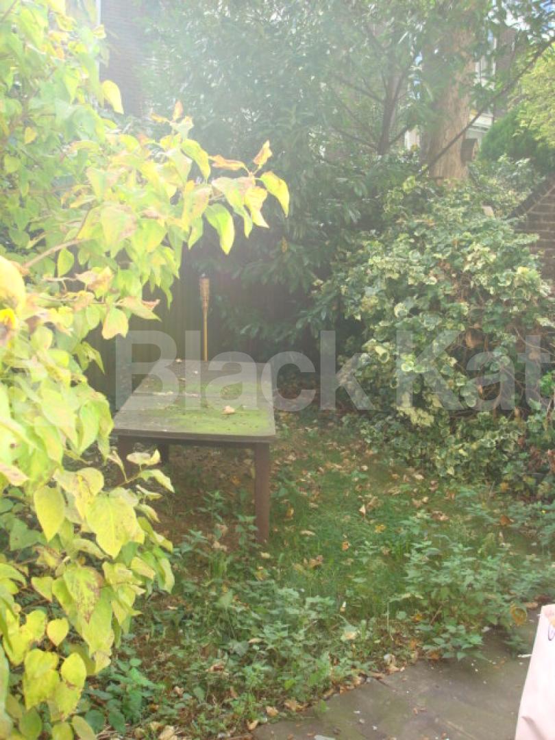 			Garden Flat!, 2 Bedroom, 1 bath, 1 reception Flat			 Fellows Road, SWISS COTTAGE