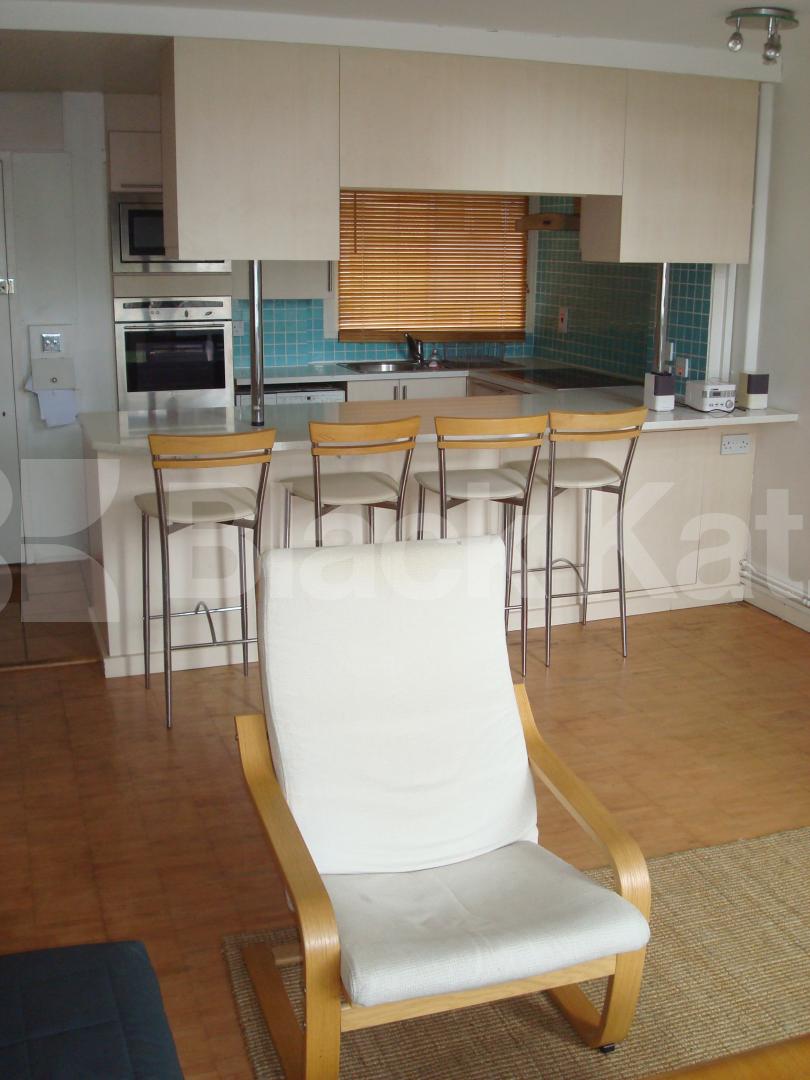 			NEW INSTRUCTION, 2 Bedroom, 1 bath, 1 reception Flat			 Goswell road, Old street / Barbican