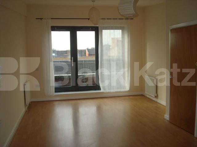 			New Instruction, 2 Bedroom, 1 bath, 1 reception Flat			 Bemerton road, Caledonian road / Kings cross