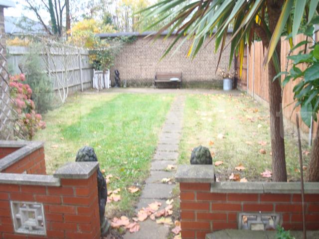 			New Instruction, 4 Bedroom, 1 bath, 1 reception House			 Green lanes, Manor house