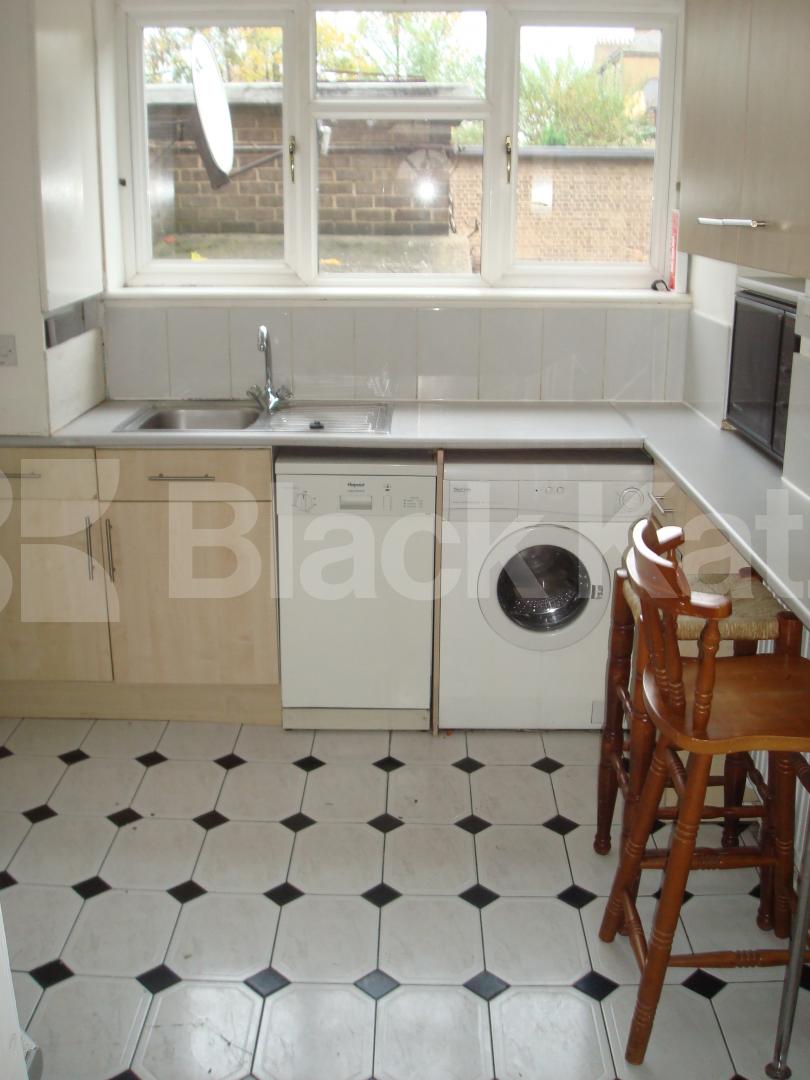 			New Instruction, 4 Bedroom, 1 bath, 1 reception House			 Green lanes, Manor house